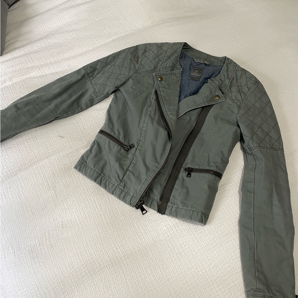 GAP women’s army green jacket, size 0